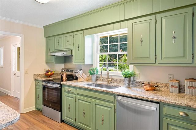 1921 Henry Road, Graham, NC 27253