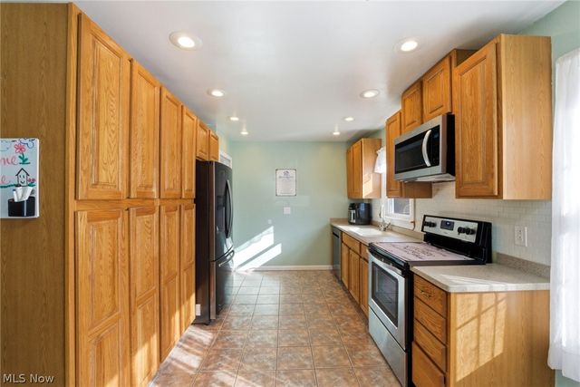 26080 Bagley Road, Olmsted Falls, OH 44138