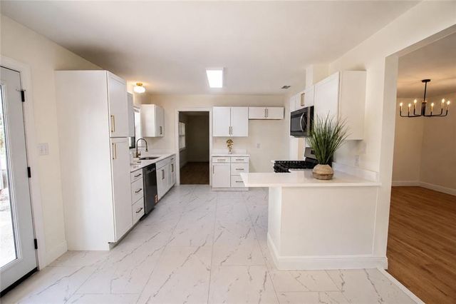 1108 Chalet Drive E, Mobile, AL 36608