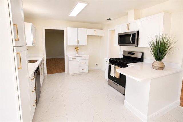 1108 Chalet Drive E, Mobile, AL 36608