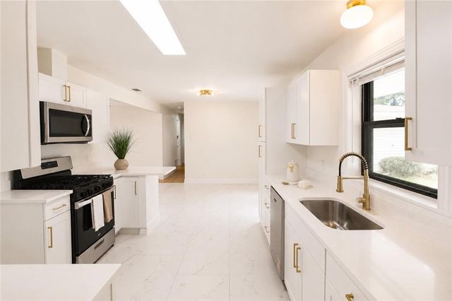 1108 Chalet Drive E, Mobile, AL 36608