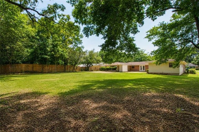 1108 Chalet Drive E, Mobile, AL 36608