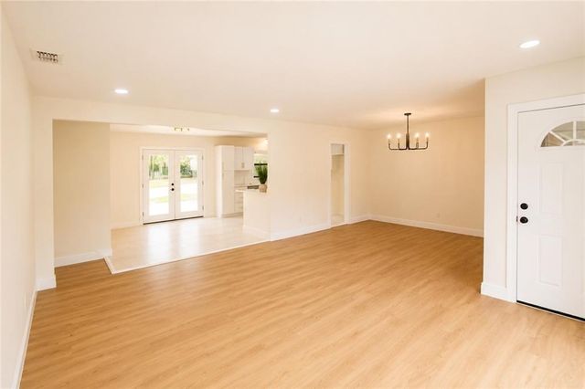 1108 Chalet Drive E, Mobile, AL 36608