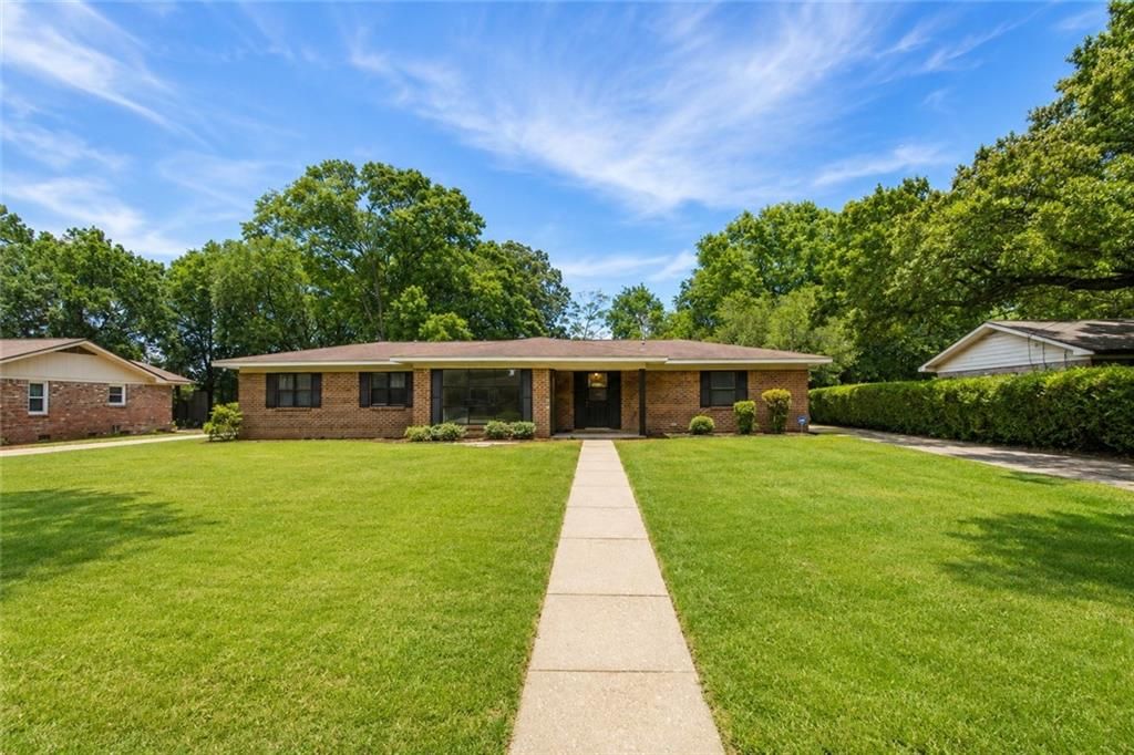 1108 Chalet Drive E, Mobile, AL 36608