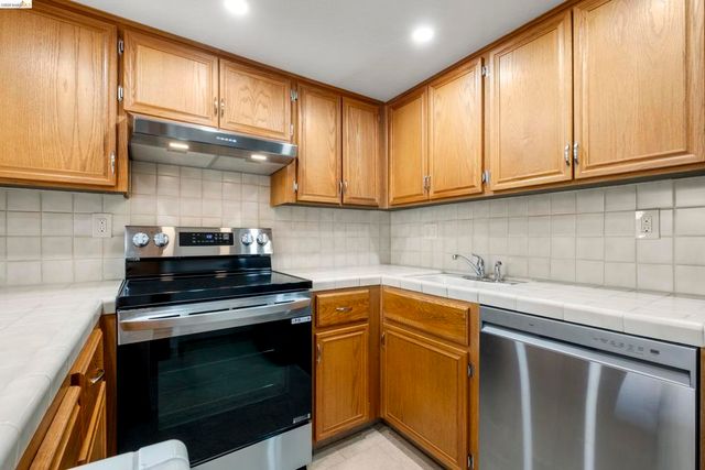 31 Campo Verde Circle, San Pablo, CA 94806
