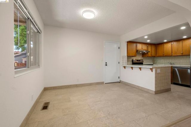 31 Campo Verde Circle, San Pablo, CA 94806