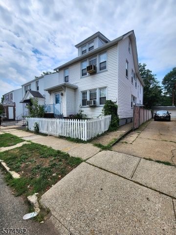 169 Hoffman Blvd 1, East Orange City, NJ 07017