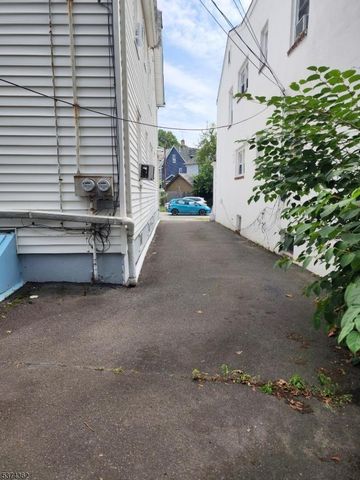 169 Hoffman Blvd 1, East Orange City, NJ 07017