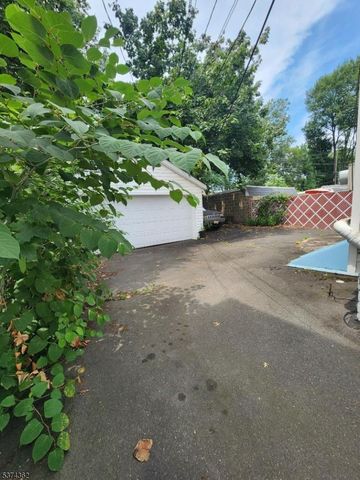 169 Hoffman Blvd 1, East Orange City, NJ 07017