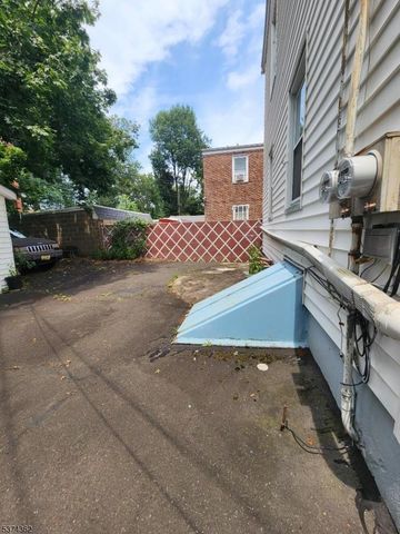169 Hoffman Blvd 1, East Orange City, NJ 07017