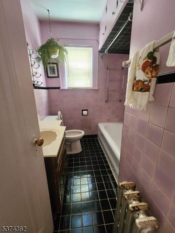 169 Hoffman Blvd 1, East Orange City, NJ 07017