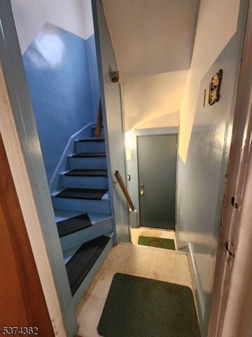 169 Hoffman Blvd 1, East Orange City, NJ 07017