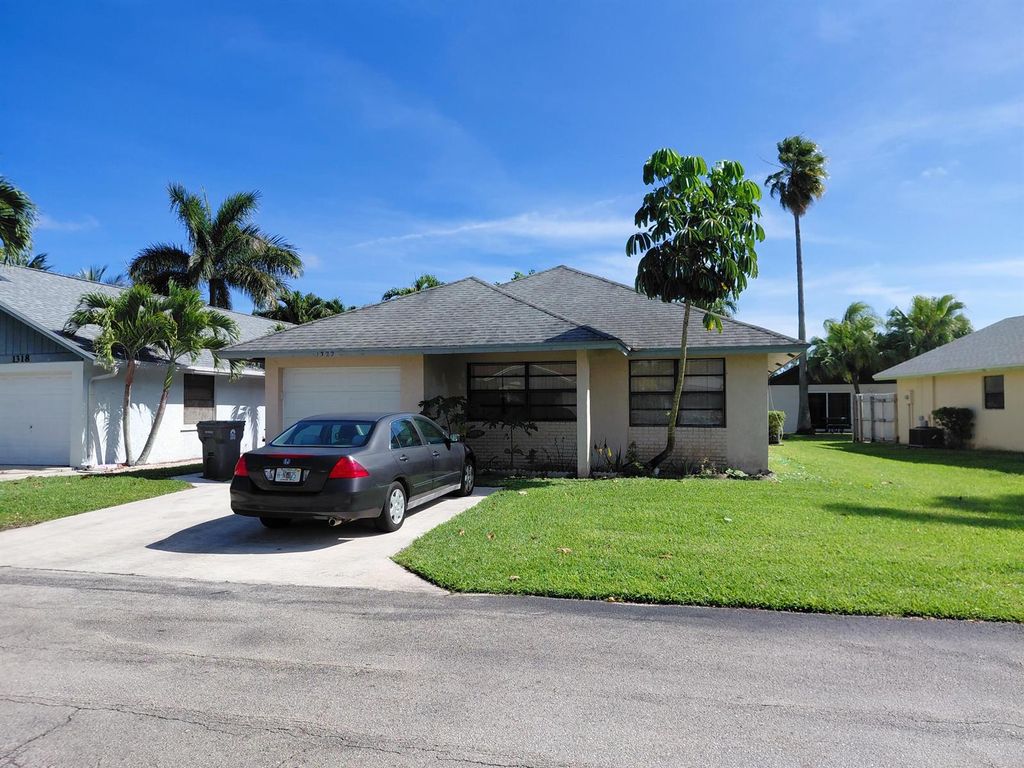 1322 Pines Lane, West Palm Beach, FL 33415
