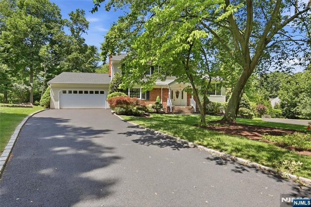 20 Coachman Court, Berkeley Heights, NJ 07922