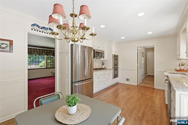 20 Coachman Court, Berkeley Heights, NJ 07922