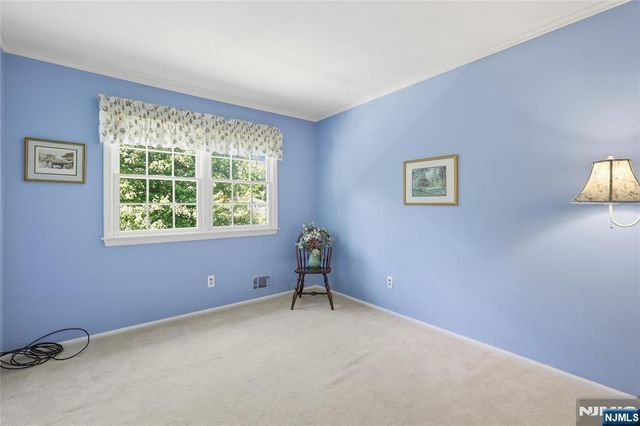 20 Coachman Court, Berkeley Heights, NJ 07922