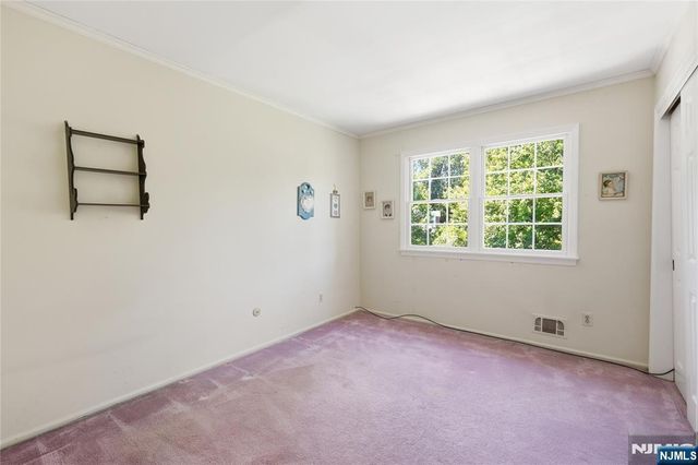 20 Coachman Court, Berkeley Heights, NJ 07922