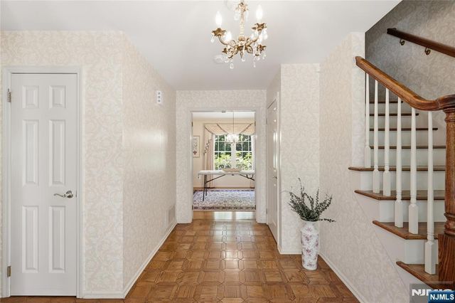 20 Coachman Court, Berkeley Heights, NJ 07922