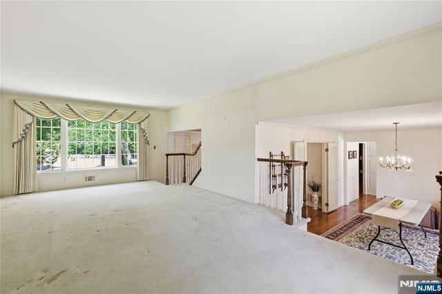 20 Coachman Court, Berkeley Heights, NJ 07922