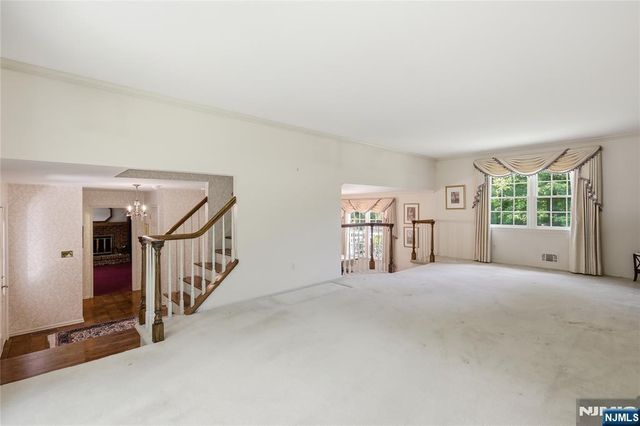 20 Coachman Court, Berkeley Heights, NJ 07922