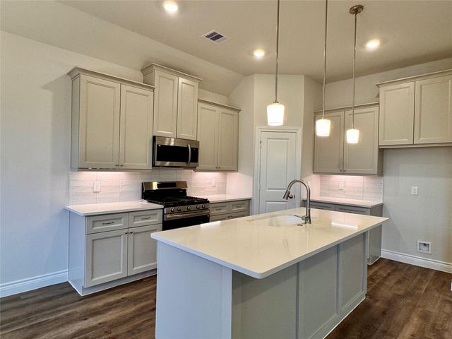 10340 Woodhill Spa Lane, Cleveland, TX 77327