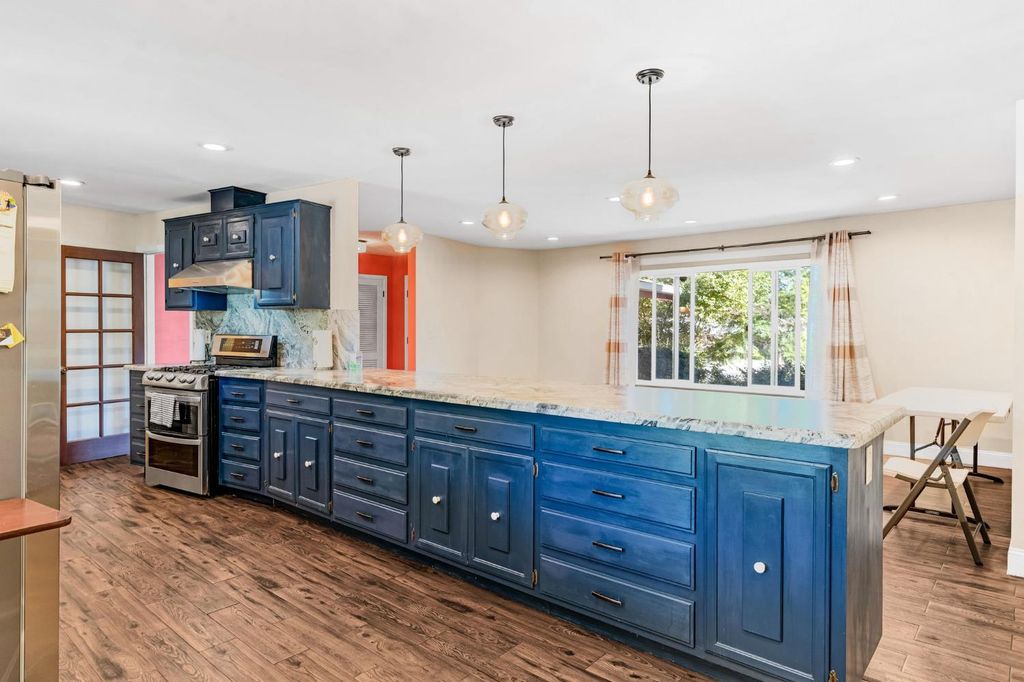 Image 11 of property listing at 1103 W Tenaya Way, Fresno, CA 93711