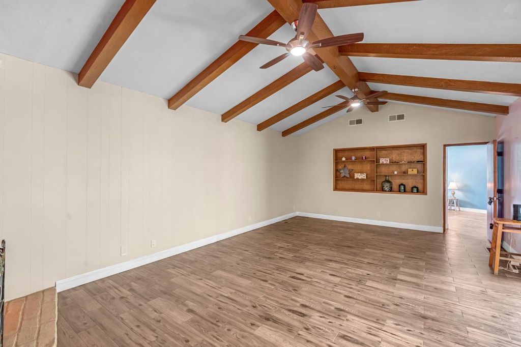 Image 16 of property listing at 1103 W Tenaya Way, Fresno, CA 93711