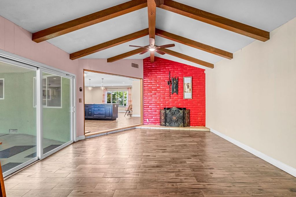 Image 19 of property listing at 1103 W Tenaya Way, Fresno, CA 93711