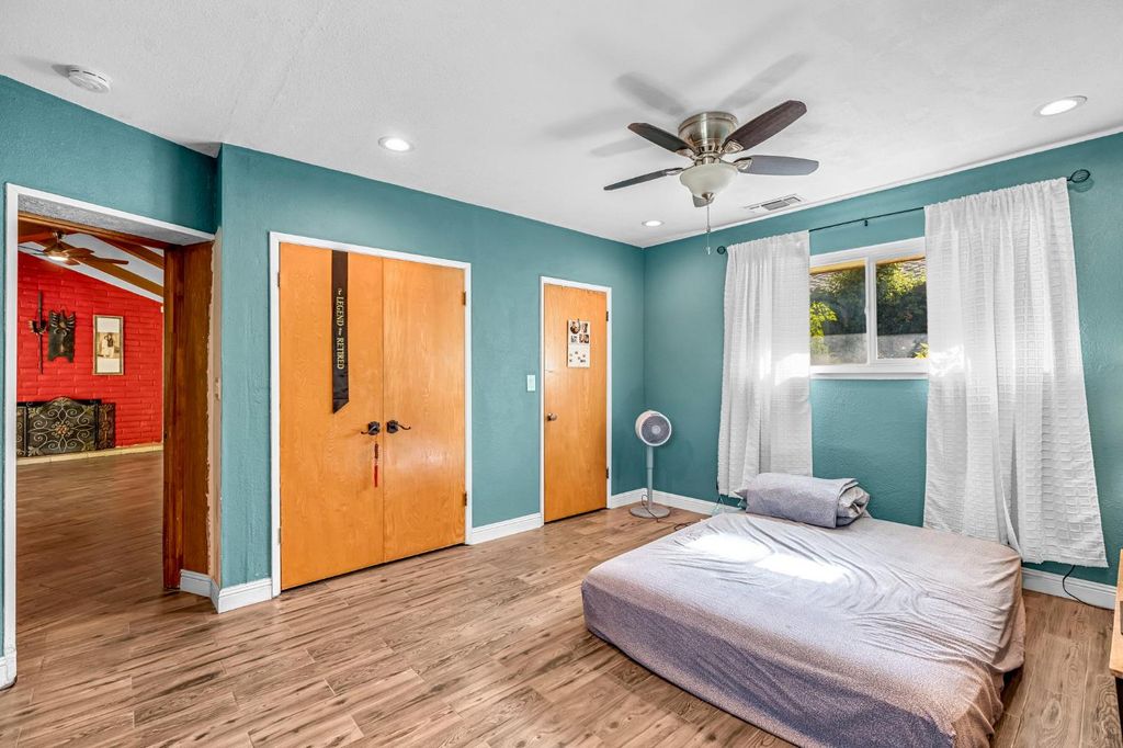 Image 21 of property listing at 1103 W Tenaya Way, Fresno, CA 93711