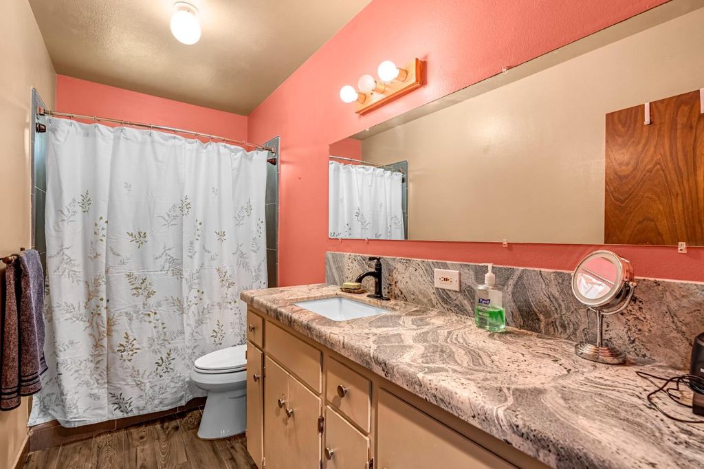 Image 22 of property listing at 1103 W Tenaya Way, Fresno, CA 93711