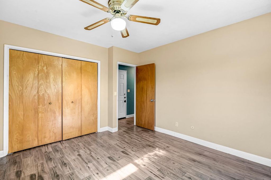 Image 24 of property listing at 1103 W Tenaya Way, Fresno, CA 93711