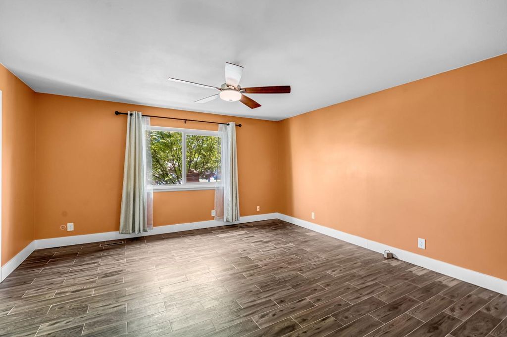 Image 26 of property listing at 1103 W Tenaya Way, Fresno, CA 93711