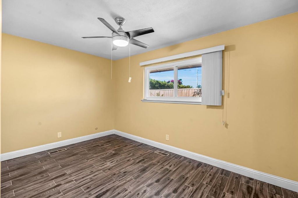 Image 31 of property listing at 1103 W Tenaya Way, Fresno, CA 93711