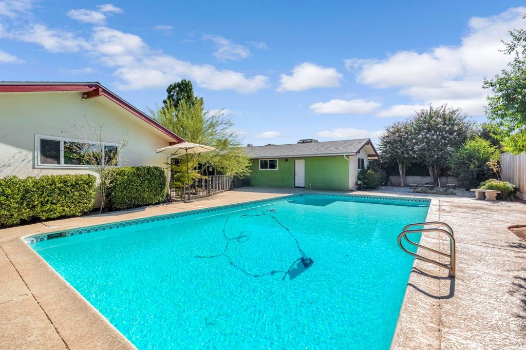 Image 41 of property listing at 1103 W Tenaya Way, Fresno, CA 93711