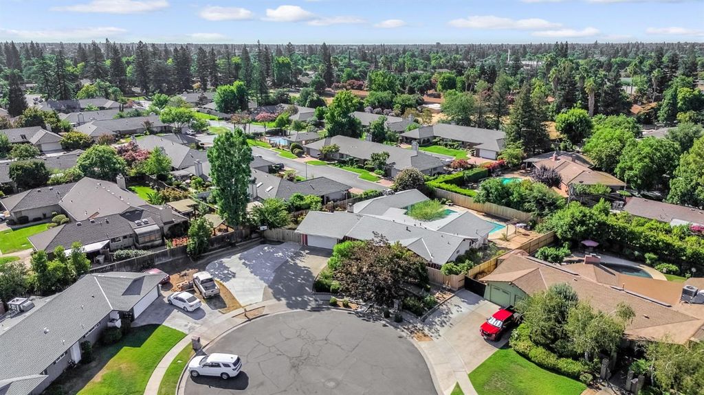 Image 44 of property listing at 1103 W Tenaya Way, Fresno, CA 93711