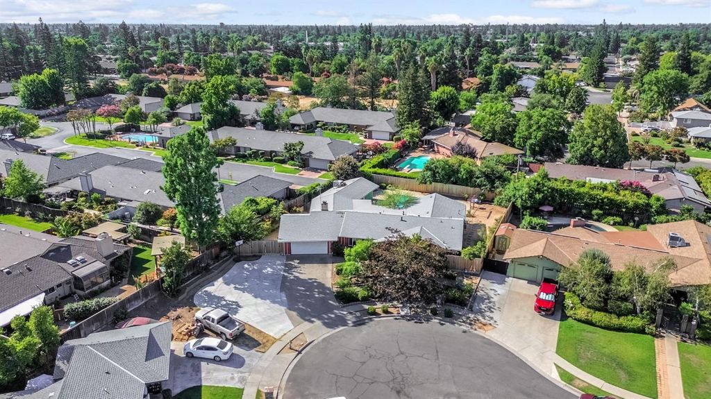 Image 45 of property listing at 1103 W Tenaya Way, Fresno, CA 93711
