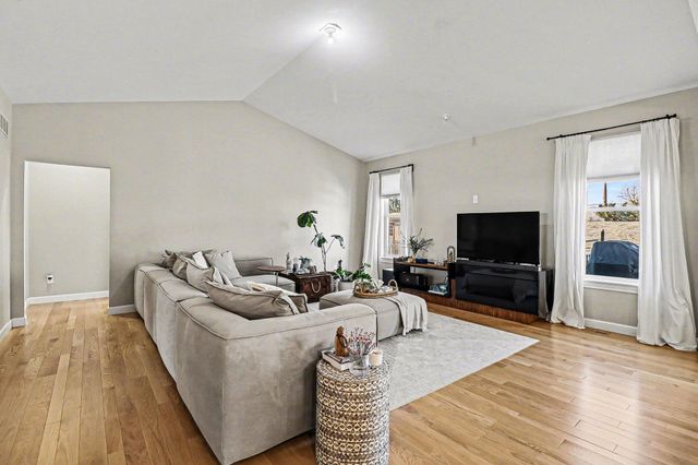 633 Marblewood Lane, Saline, MI 48176