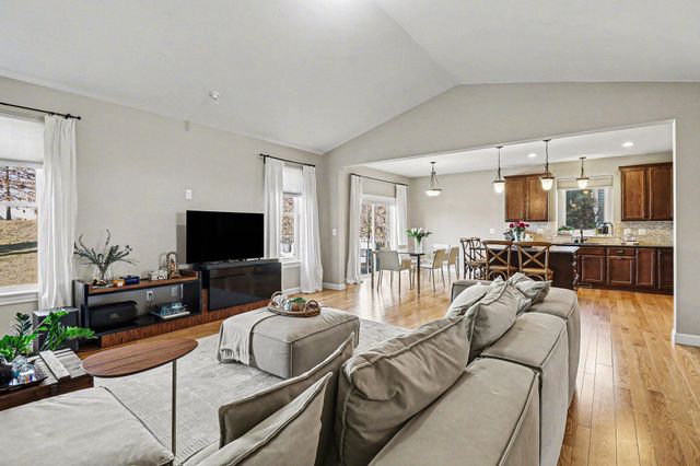 633 Marblewood Lane, Saline, MI 48176