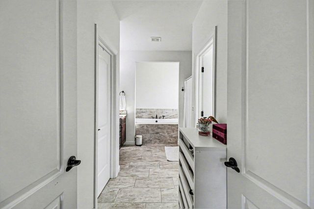 633 Marblewood Lane, Saline, MI 48176