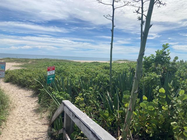 950 Sandpiper Lane 1, Vero Beach, FL 32963