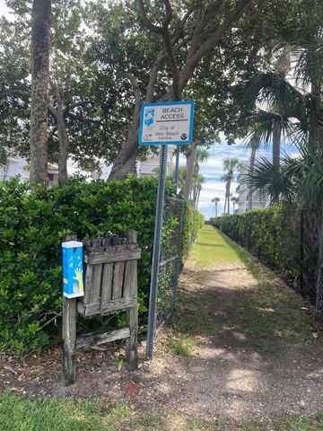 950 Sandpiper Lane 1, Vero Beach, FL 32963