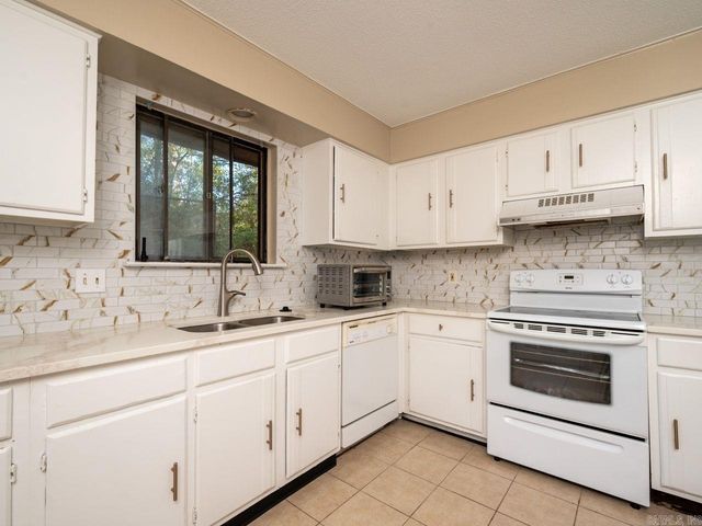 2001 Reservoir Rd Apt 12, Little Rock, AR 72227