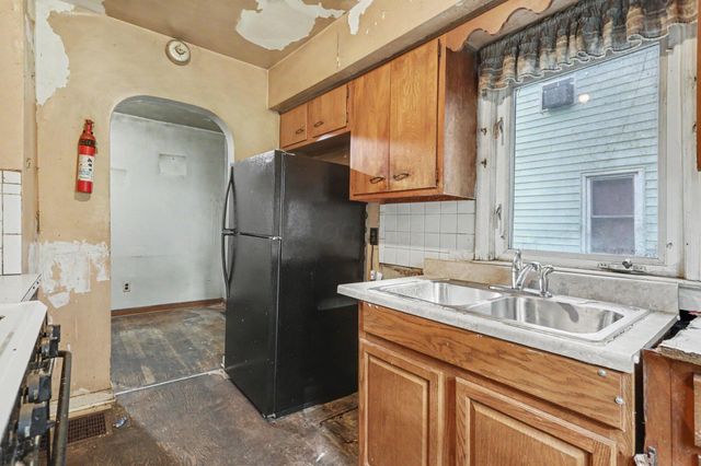 650 S Napoleon Avenue, Columbus, OH 43213