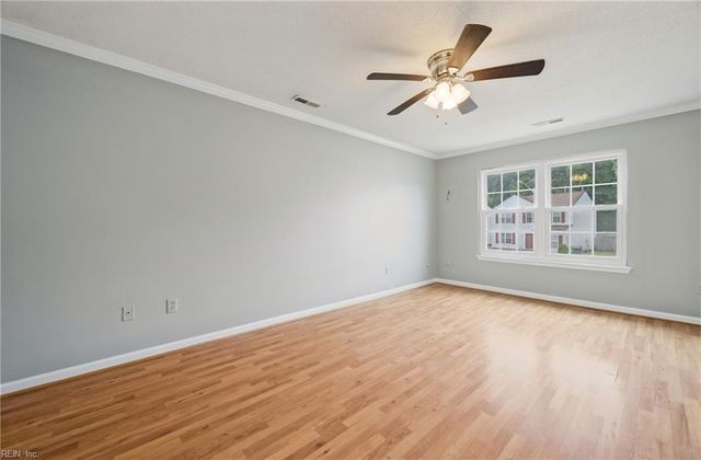 345 Circuit LN, Newport News, VA 23608