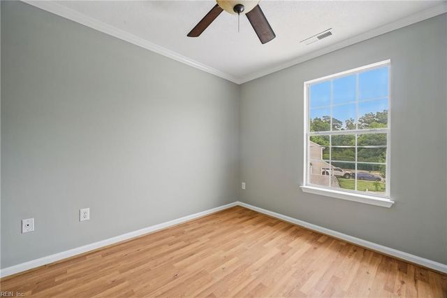 345 Circuit LN, Newport News, VA 23608