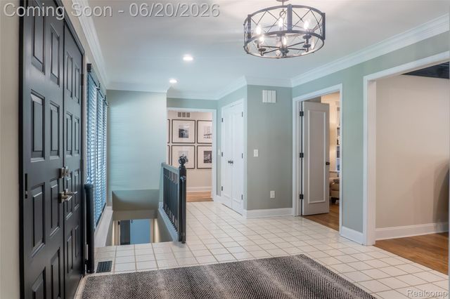 4413 Pinehurst Drive, West Bloomfield Charter Township, MI 48322