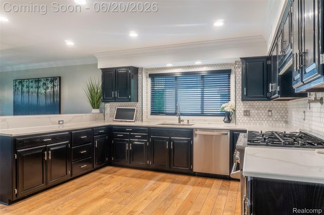 4413 Pinehurst Drive, West Bloomfield Charter Township, MI 48322