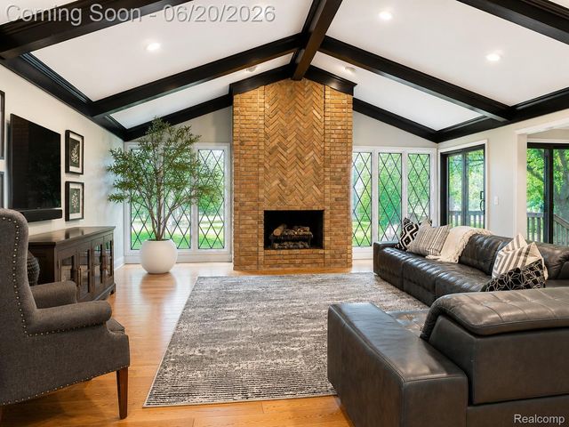 4413 Pinehurst Drive, West Bloomfield Charter Township, MI 48322