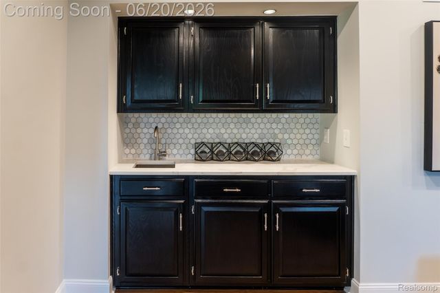 4413 Pinehurst Drive, West Bloomfield Charter Township, MI 48322
