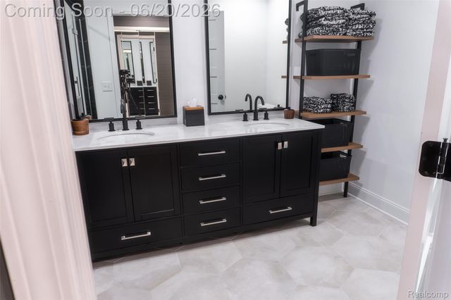 4413 Pinehurst Drive, West Bloomfield Charter Township, MI 48322